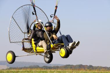 Paramoteur - Initiation décollage, paramoteur, bi-place, baptême de l'air, coffret cadeau, cadeau, vol, air, handicap moteur, handicap visuel, handicap auditif, handicap mental, accessible, sensation, aventure, loisirs Paramoteur - Initiation dans les airs