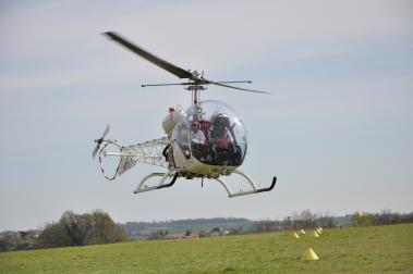 Hélicoptère BELL 47 G2 - 260 cv - 130 km/h baptême d'hélicoptère en Gironde