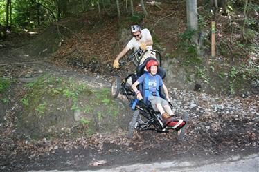 Randonnée en fauteuil tout terrain Randonnée en fauteuil tout terrain
